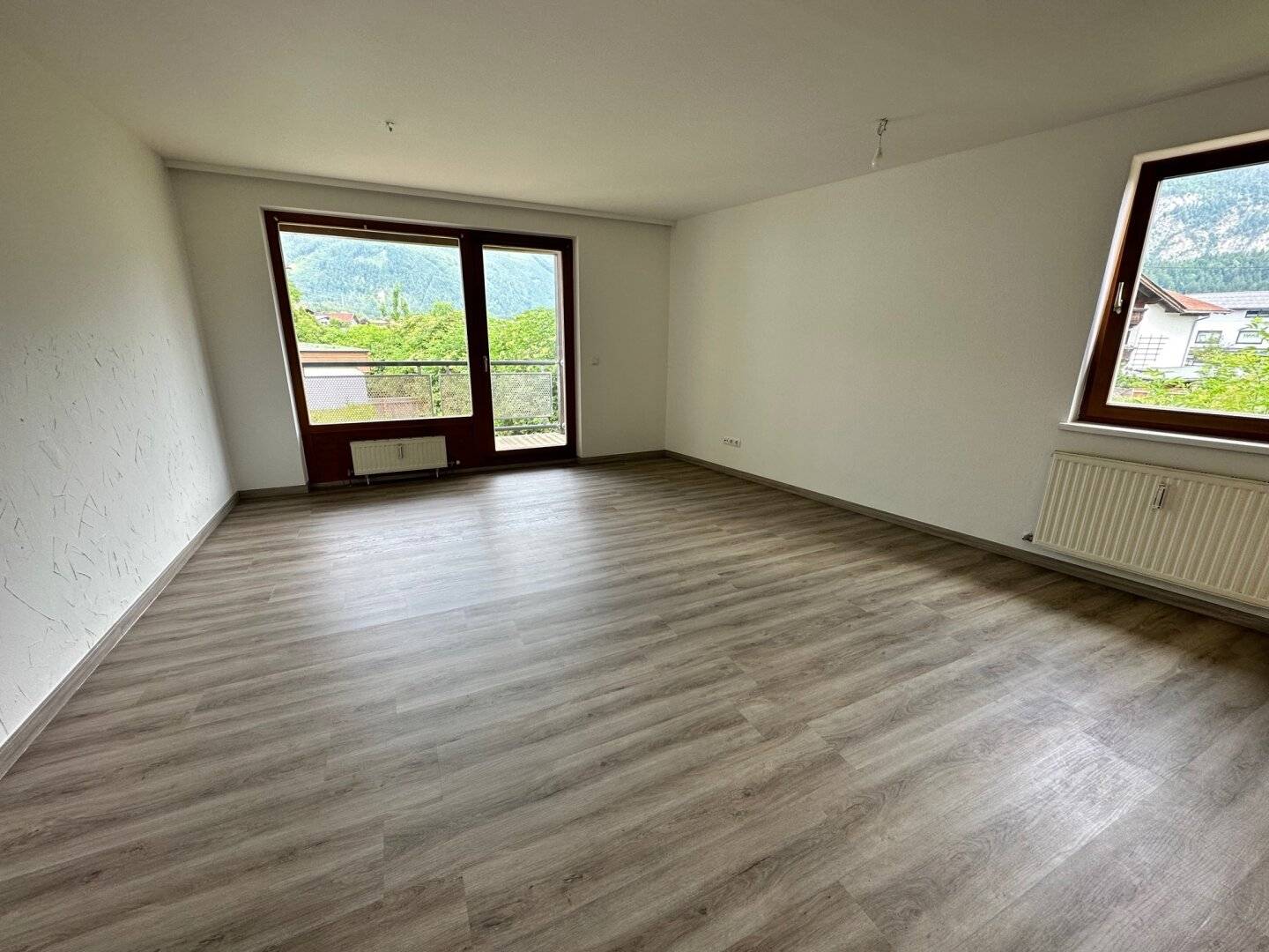 Kramsach: 2-room rental apartment available immediately, 55 m², balcony, parking space, fitted kitchen, €1,090 total rent