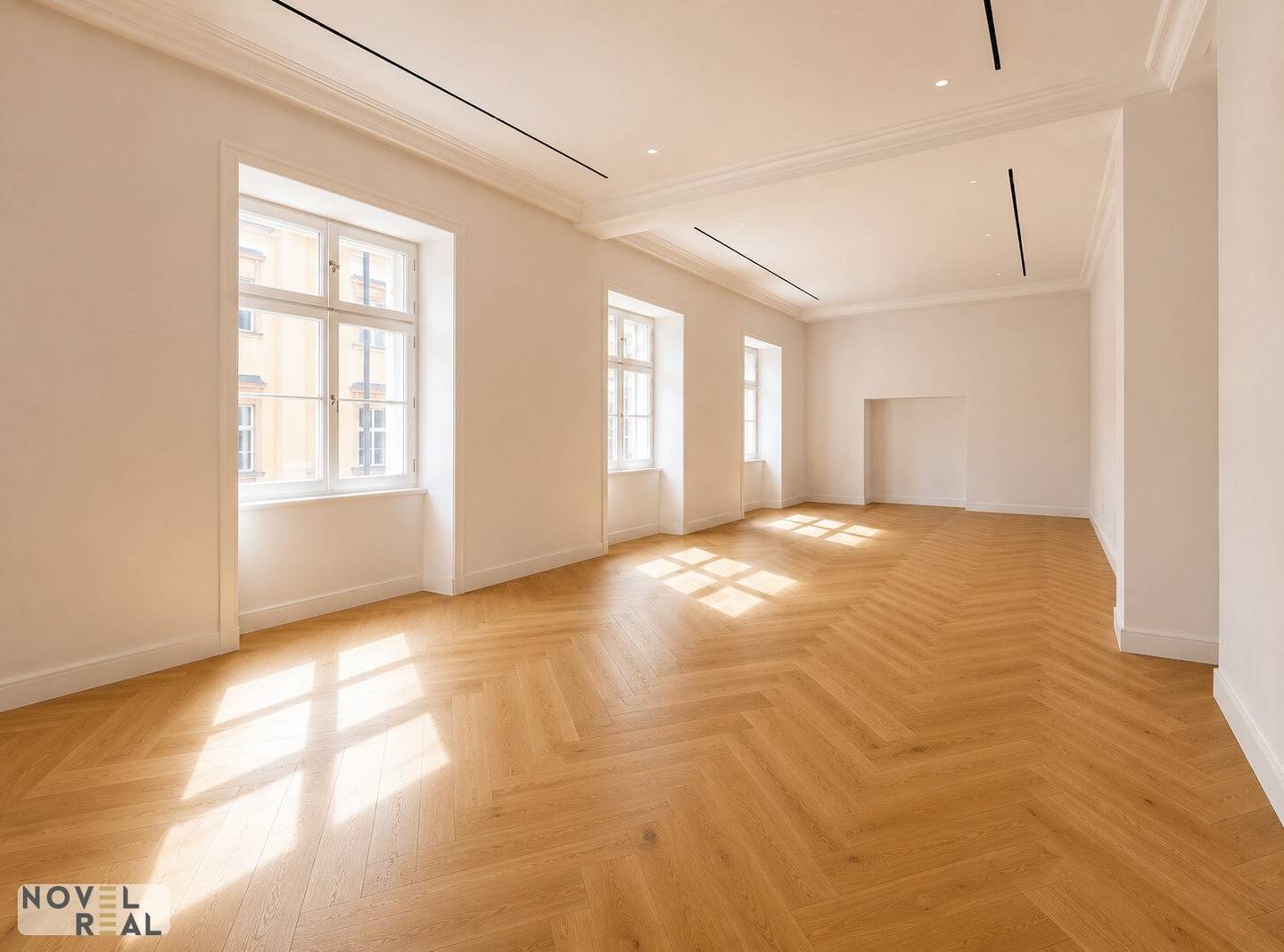 Exclusive elegance in top location: Fully renovated luxury apartment with 4 rooms and 3 bathrooms