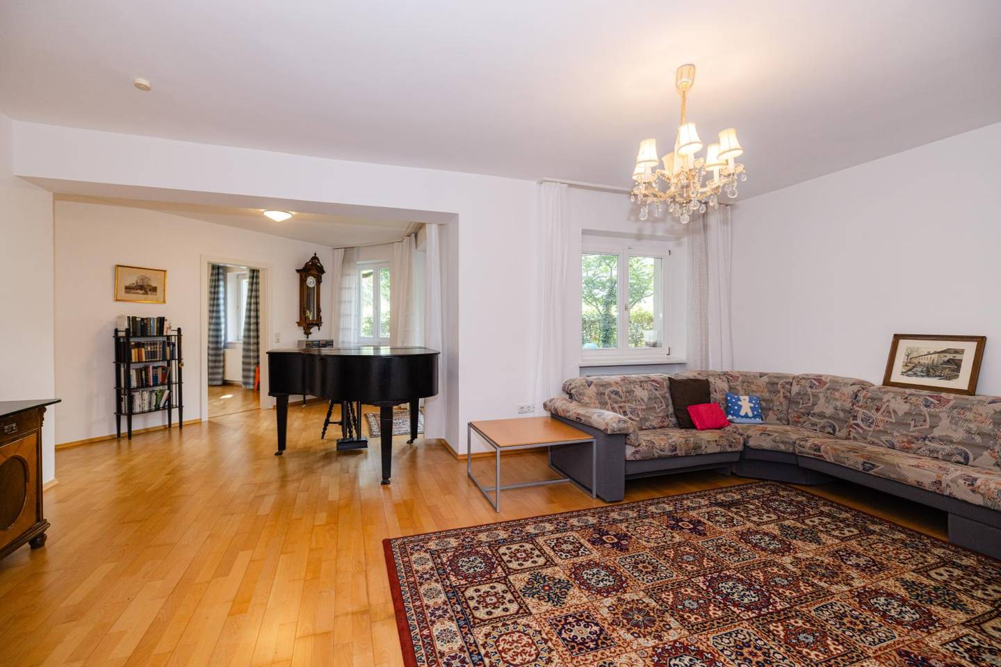 Holiday apartment in villa park with large garden