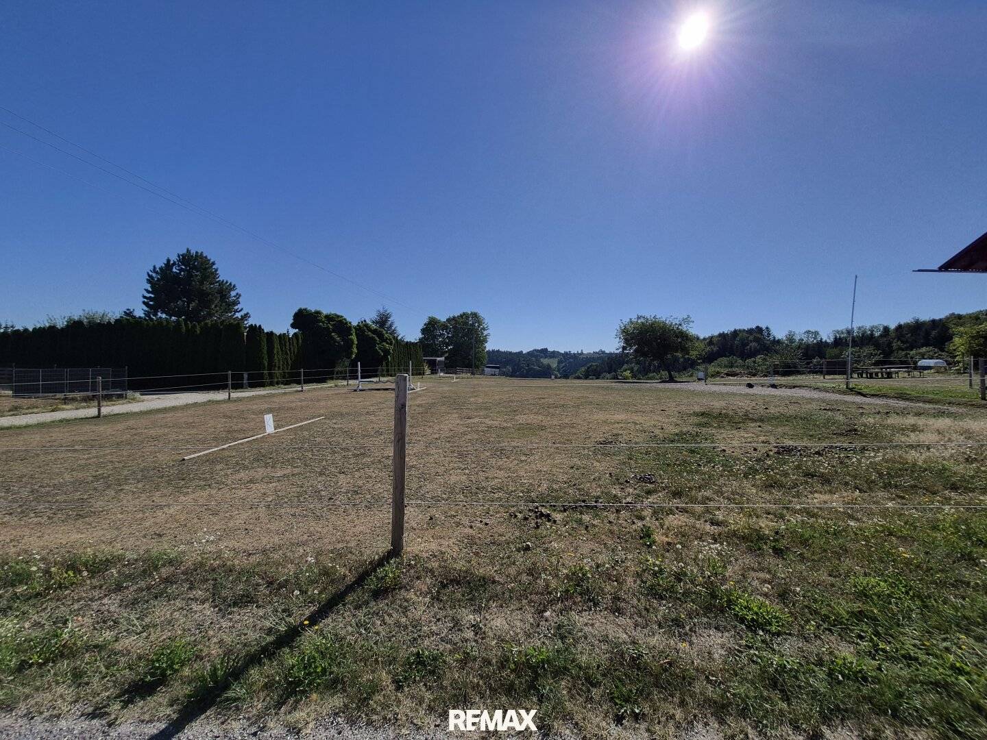 Sunny and level building plot in Mettmach without building obligation