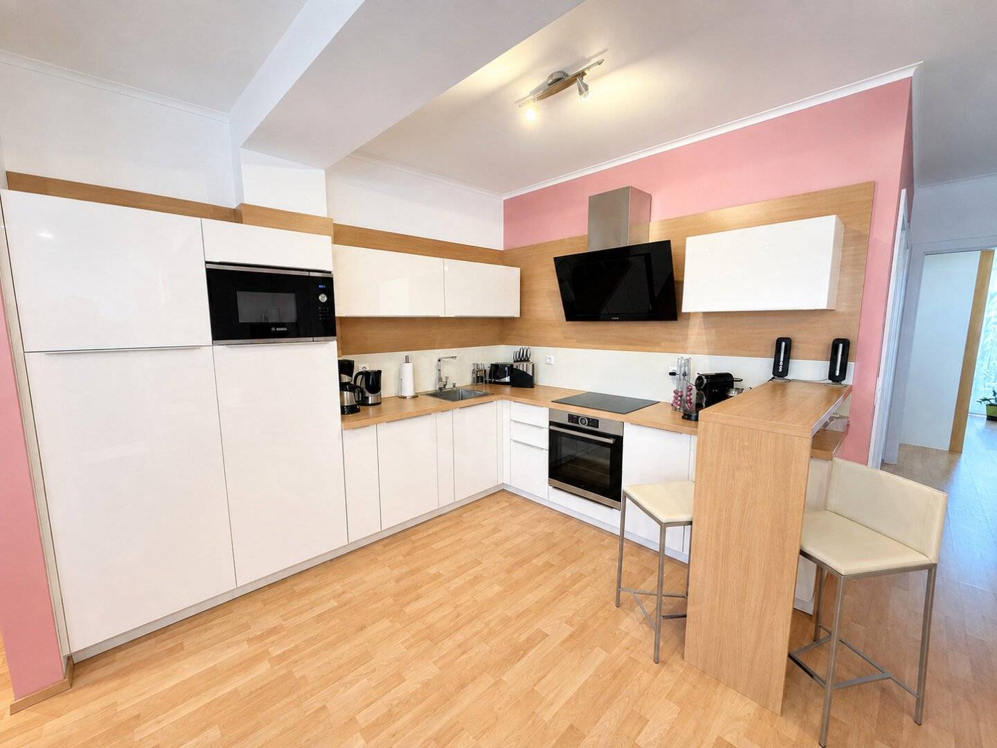 MORE THAN JUST AN APARTMENT | 2 Private Gardens | 2 Terraces | 3 Rooms | approx. 88 m² weighted usable area | Garage