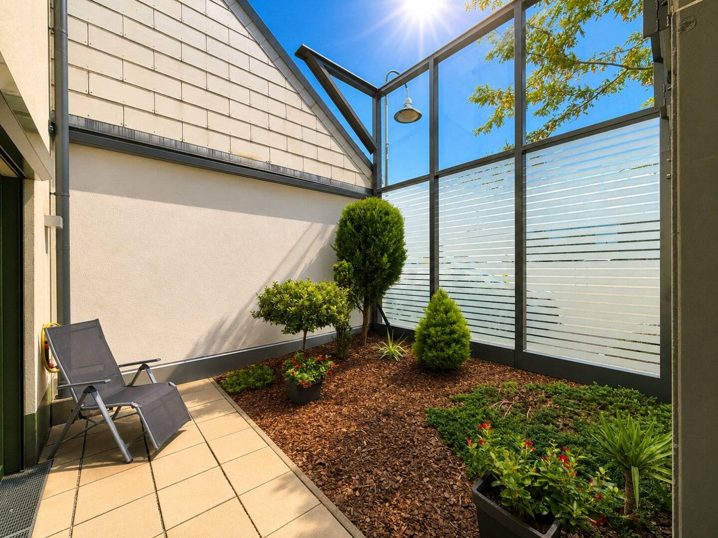 MORE THAN JUST AN APARTMENT | 2 Private Gardens | 2 Terraces | 3 Rooms | approx. 88 m² weighted usable area | Garage