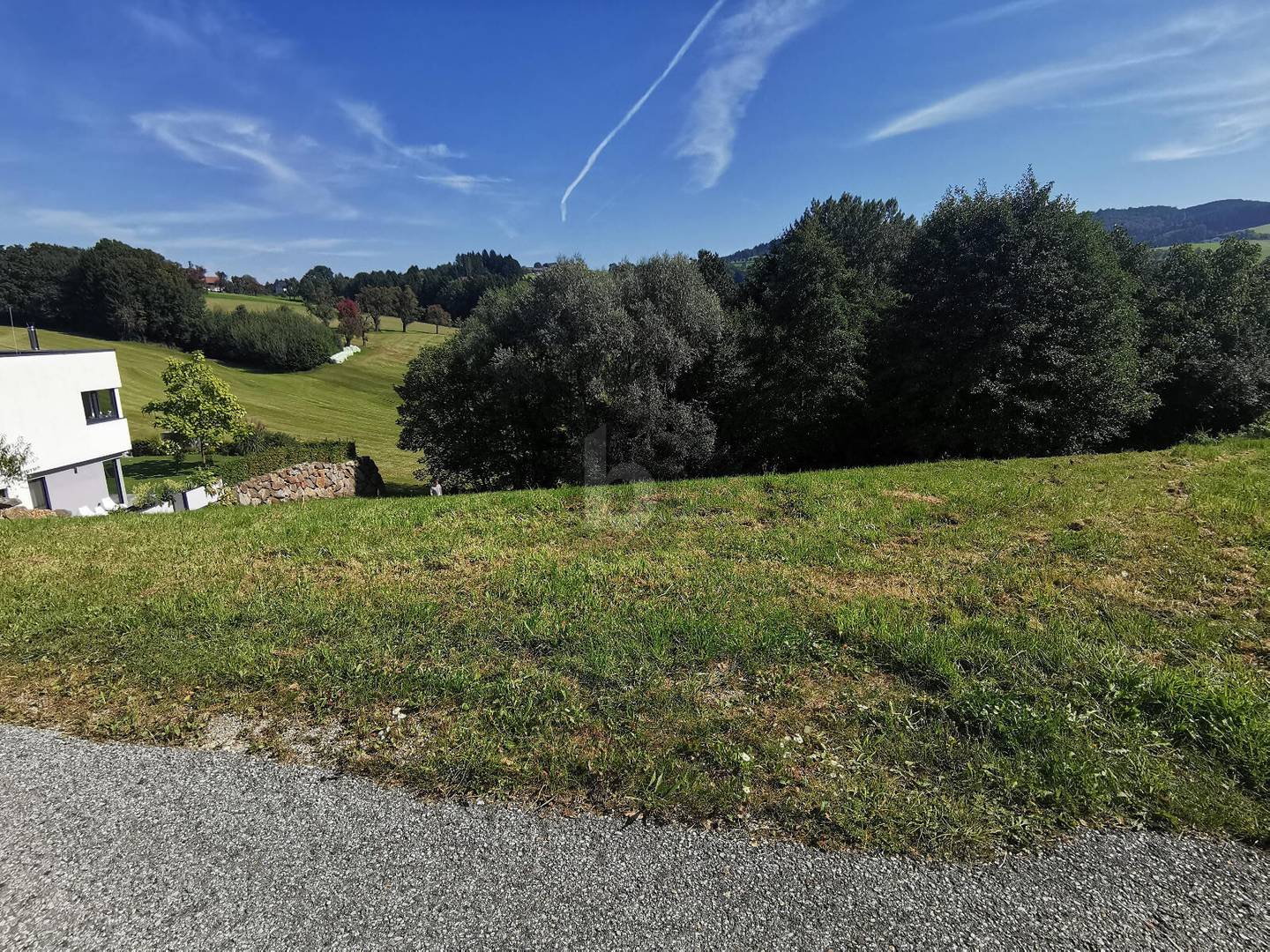 Apartment with approved planning and unobstructed distant view