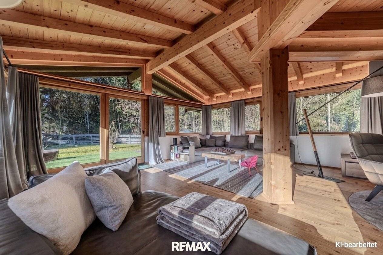Your generous feel-good oasis near the golf course, both "inside" and "outside"