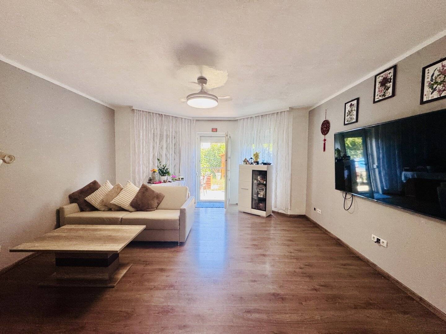 Well-kept terraced house with 4 rooms, garden, terrace and parking space, ideal for families