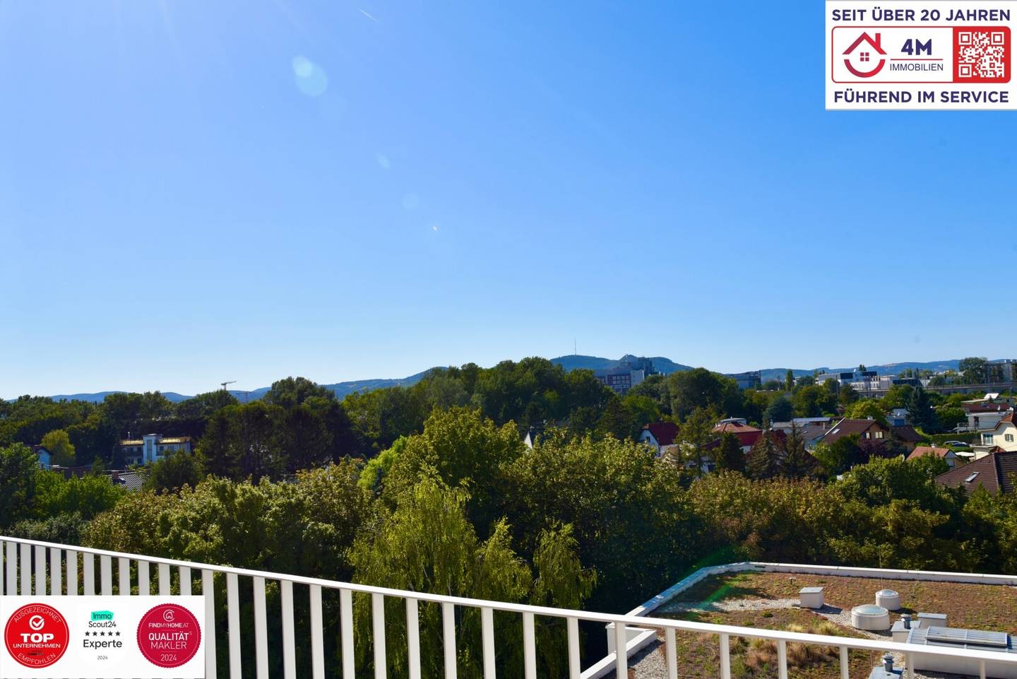 Experience Vienna Anew: Exclusive 3-room apartment between parkland and city