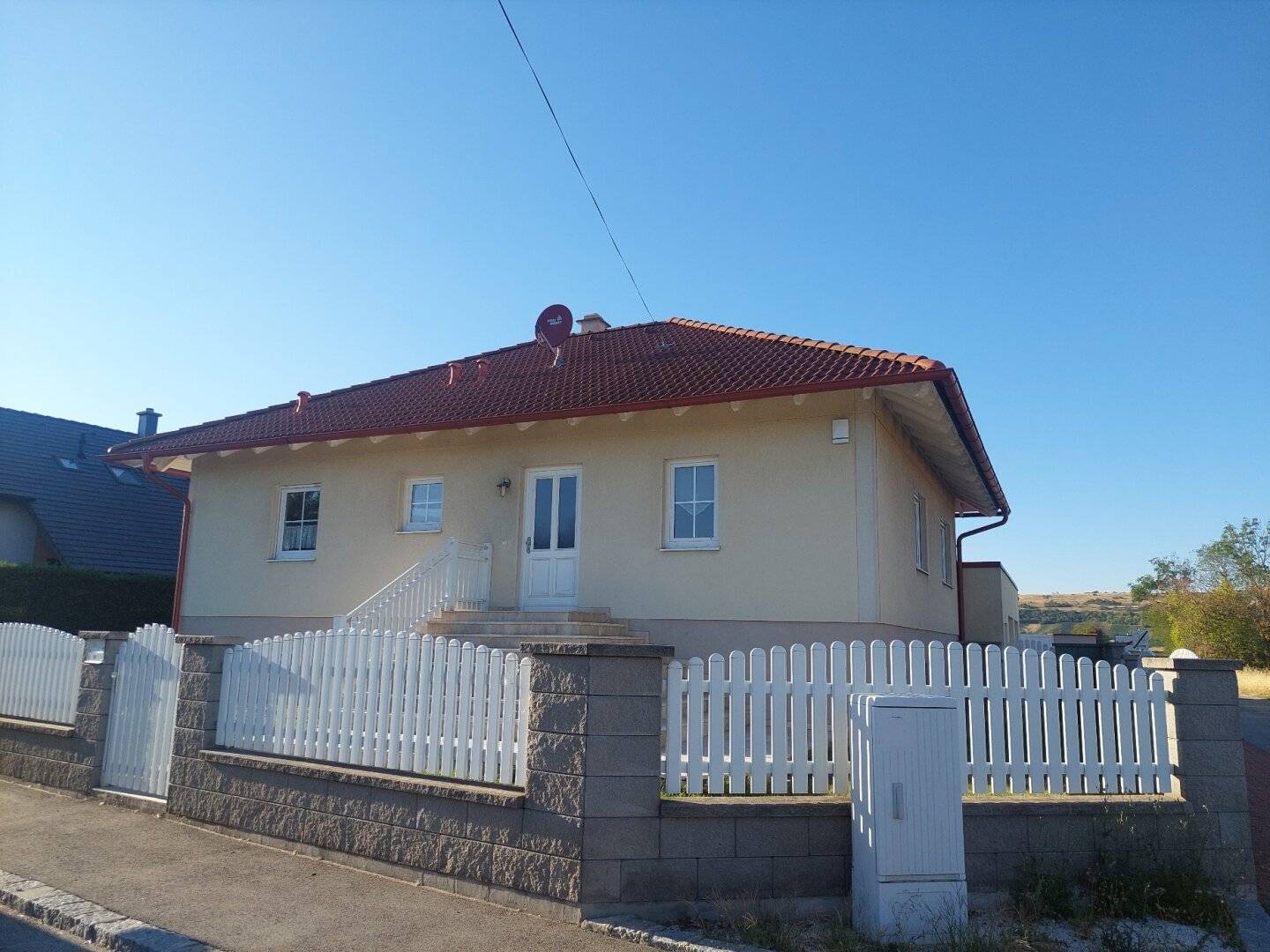 2472 Prellenkirchen - well-maintained single-family house with swimming pool