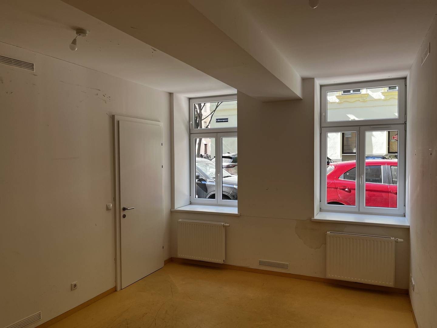Helle Erdgeschosswohnung in Ecklage am Donaukanal