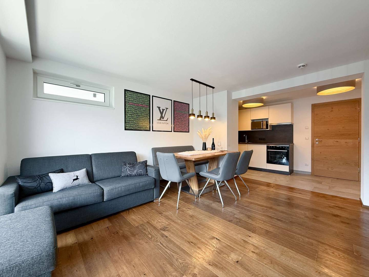 Ski in ski out ground floor apartment with large sunny terrace