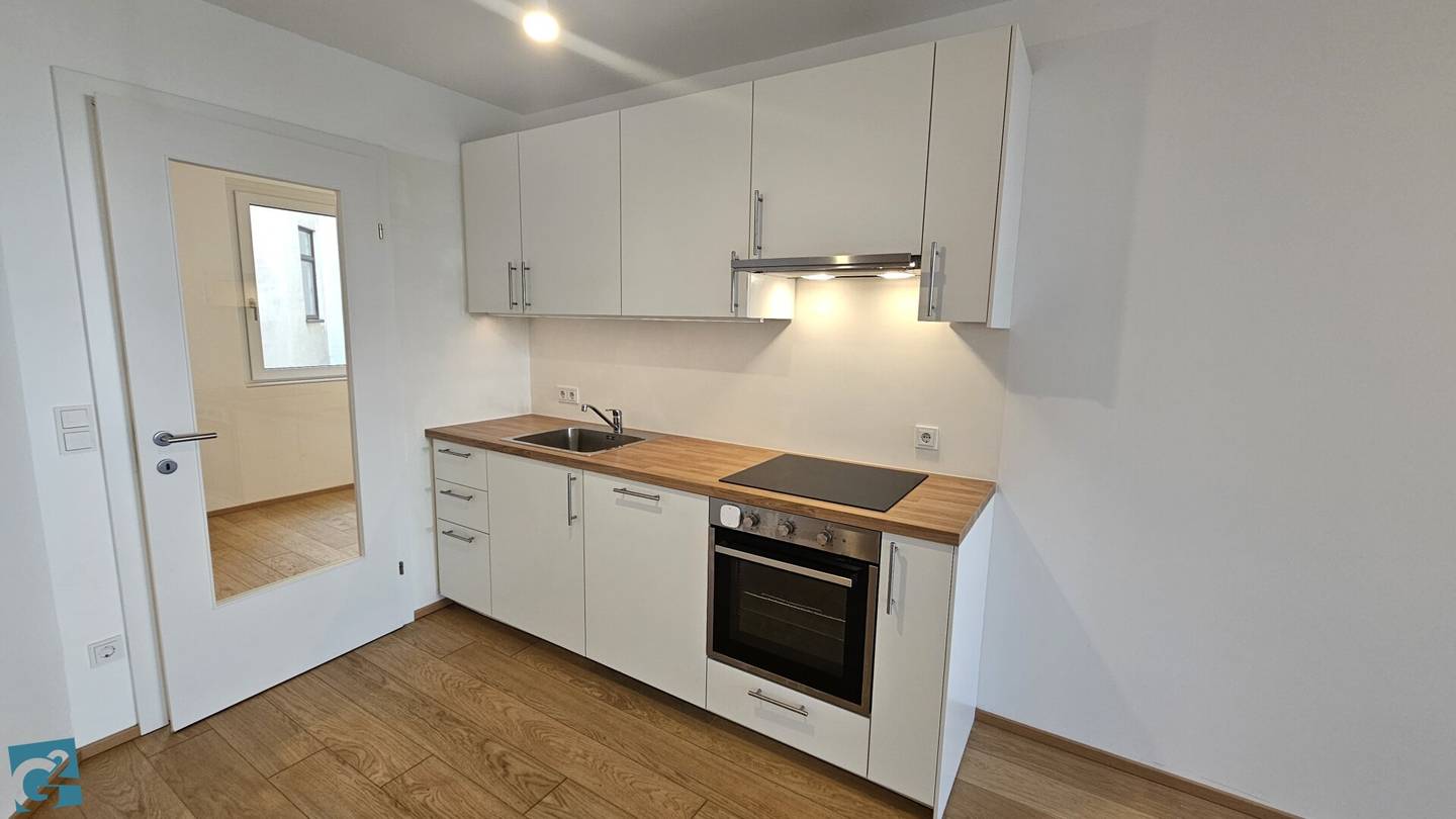 Top equipped 3 room apartment including car parking space Near U1 / Karlsplatz / Naschmarkt