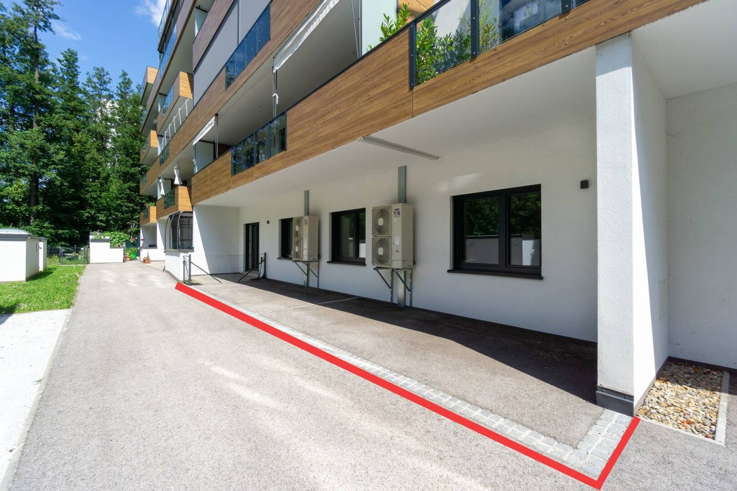 Garden apartment with children's playground in Pressbaum