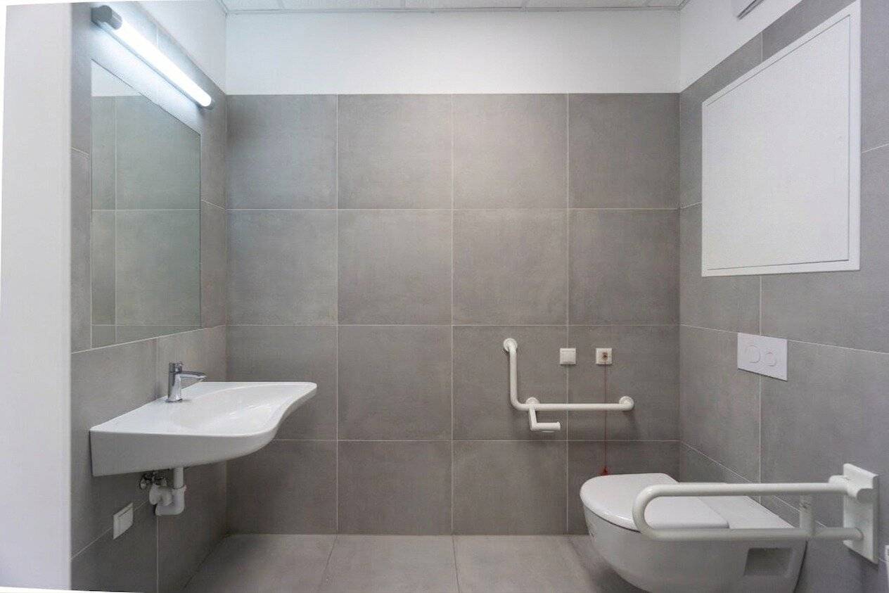 Commercial premises / Practice with terrace in Pressbaum