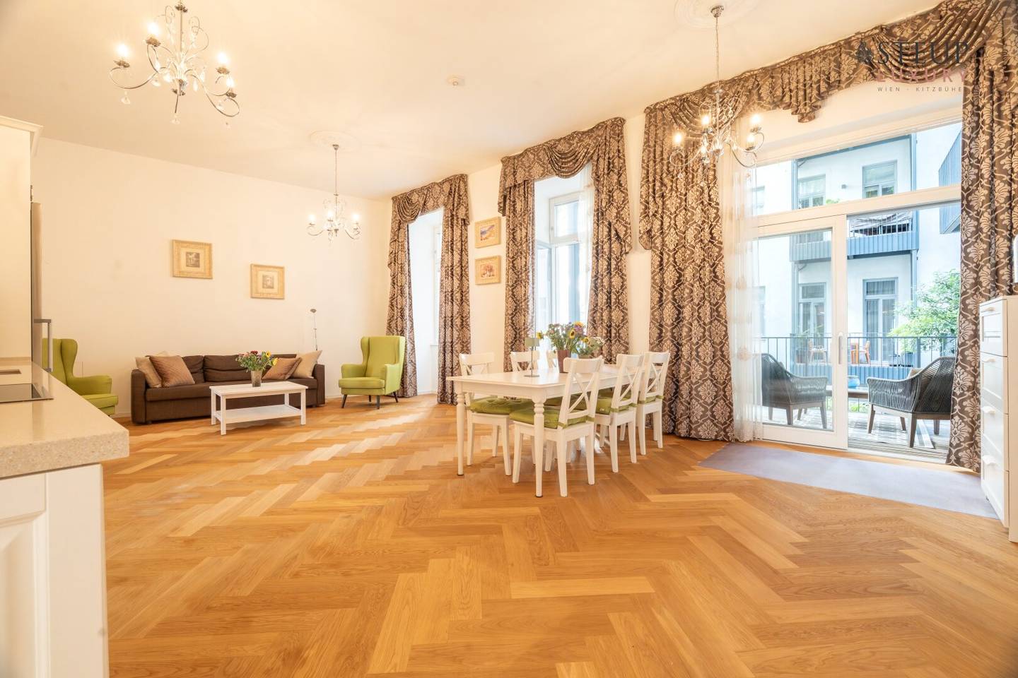 Project JULIE &amp; FERDY – Exclusive city centre apartment with quiet courtyard view