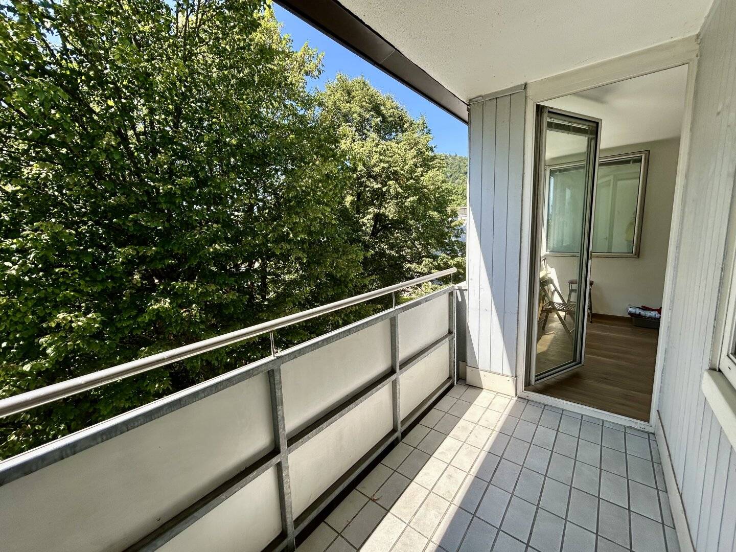 Helle, frisch renovierte 2-Zimmer-Wohnung mit Loggia, zentrumsnah in Parsch
