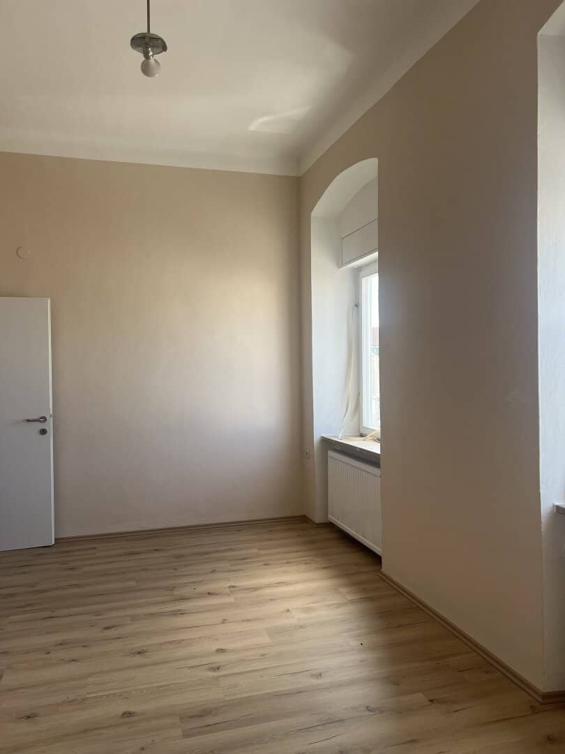 Gleisdorf-Zentrum: Starter apartment, affordable, renovated, available immediately