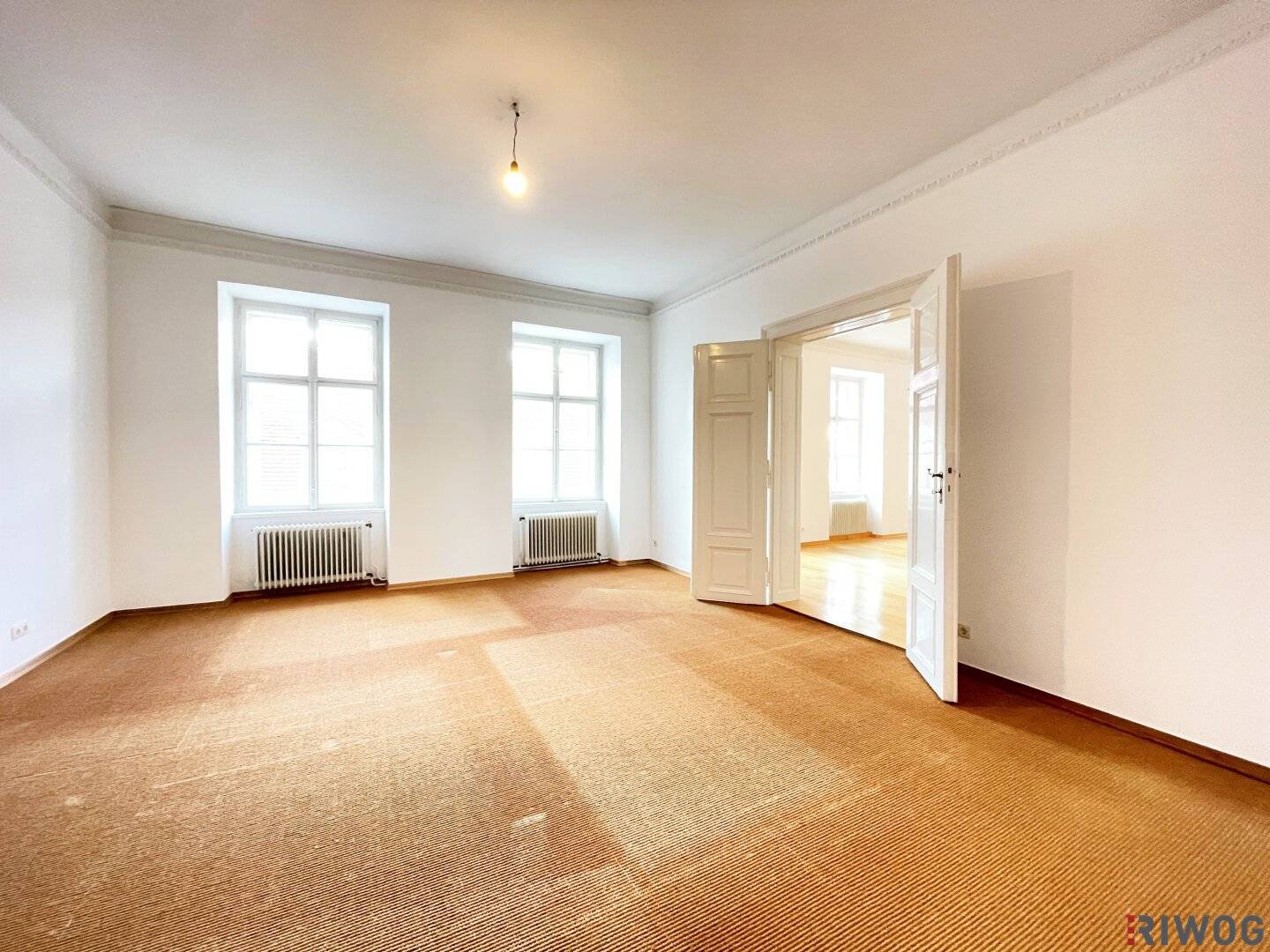 3 Zimmer Altbau-Wohnung am Stadtpark // mit Galerie sowie begehbarer Garderobe