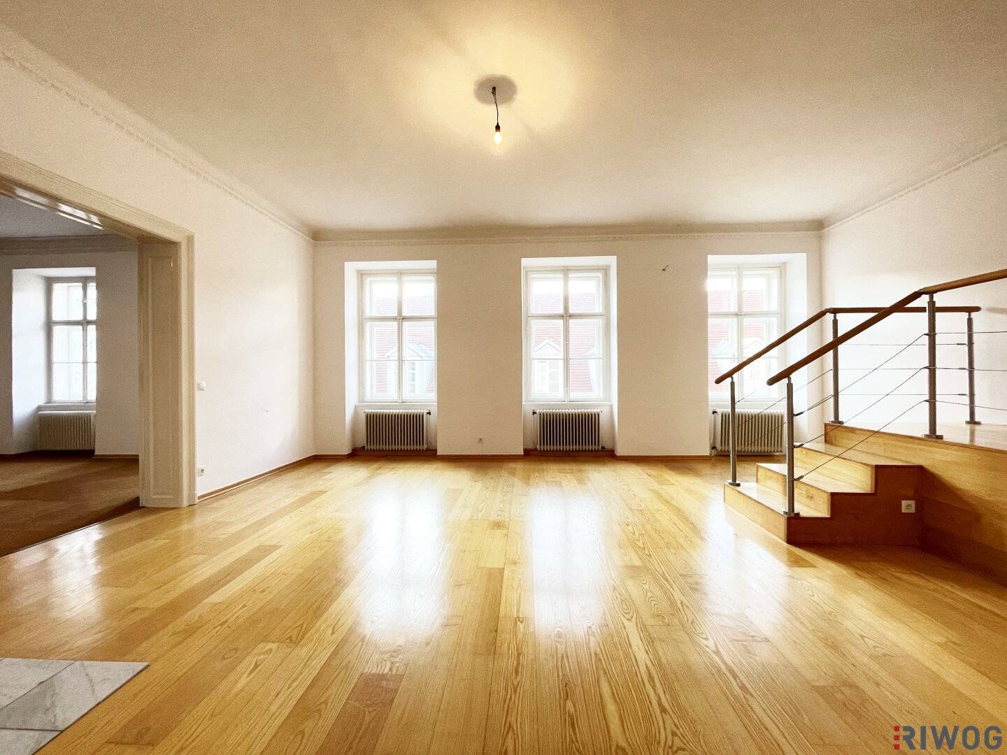 3 Zimmer Altbau-Wohnung am Stadtpark // mit Galerie sowie begehbarer Garderobe