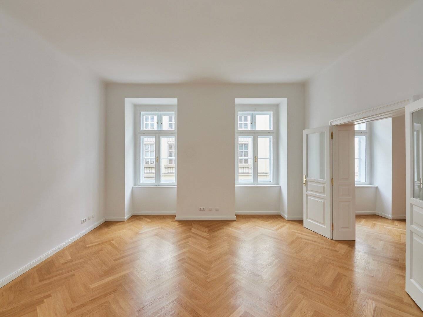 Completely renovated beautiful 5-room period apartment in great location near Schottentor 1090