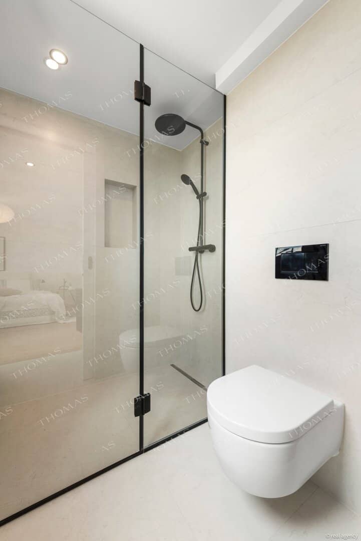 Exclusive penthouse maisonette with two terraces and distant view - first occupancy