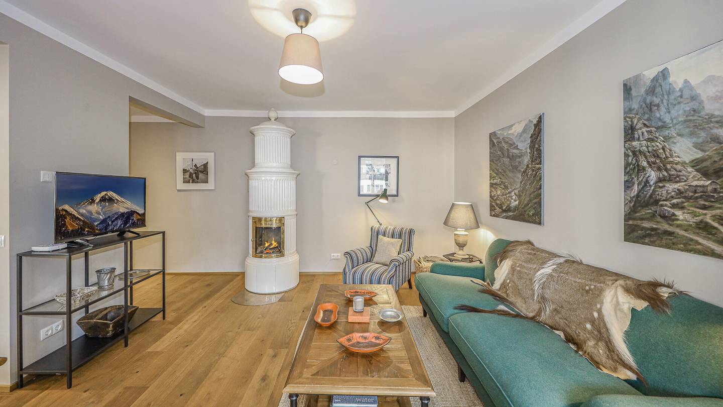 Wohnung mit Kamin und Balkon in ruhiger Zentrumslage