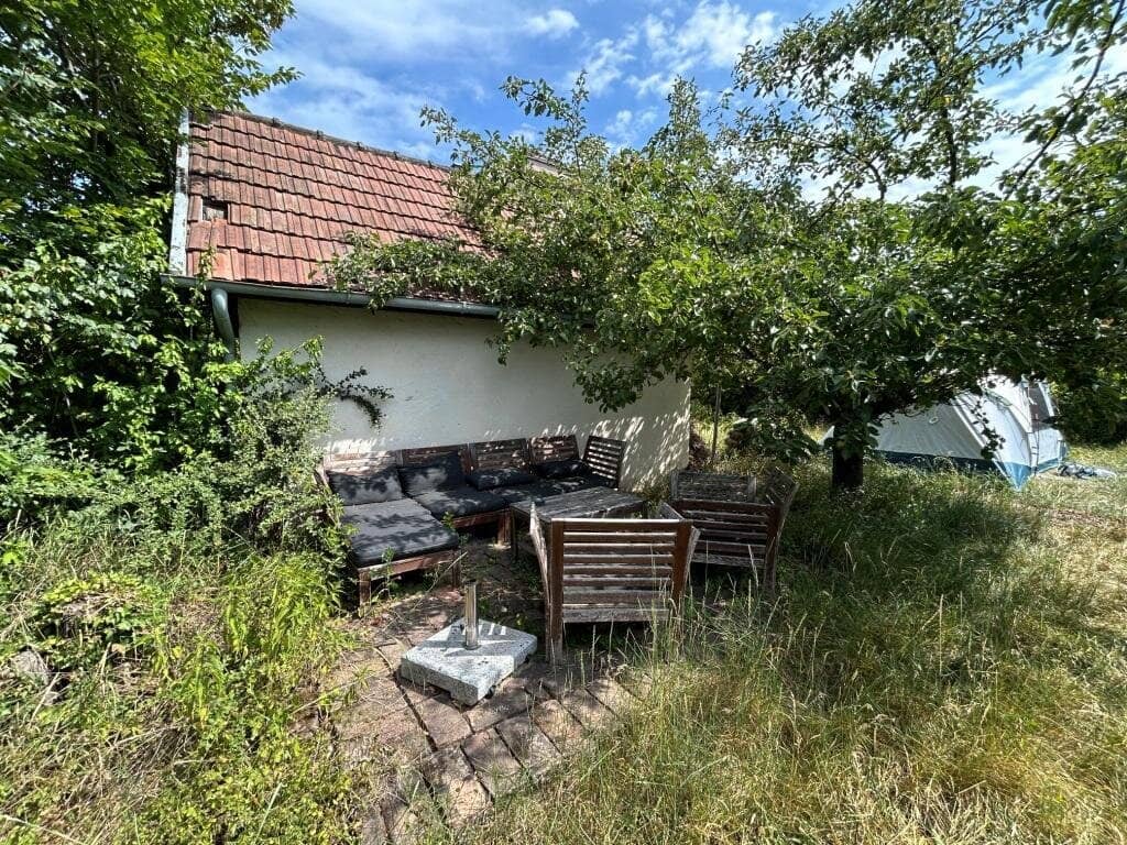 Residential house with 500m² plot in the Waldsiedlung in the Spratzern district