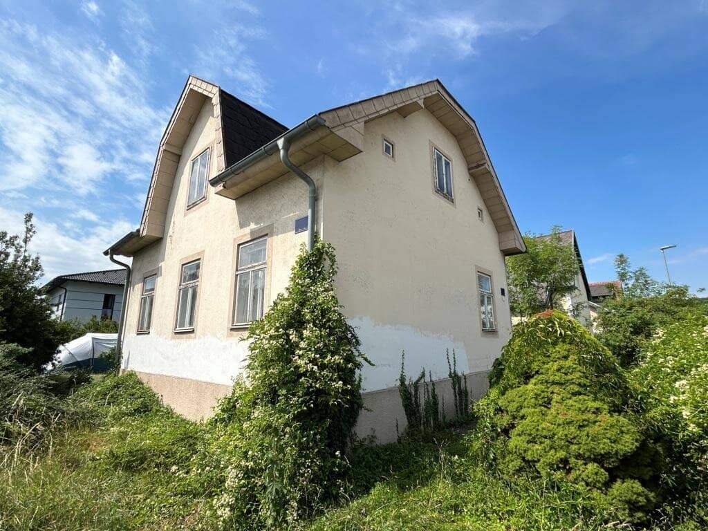 Residential house with 500m² plot in the Waldsiedlung in the Spratzern district