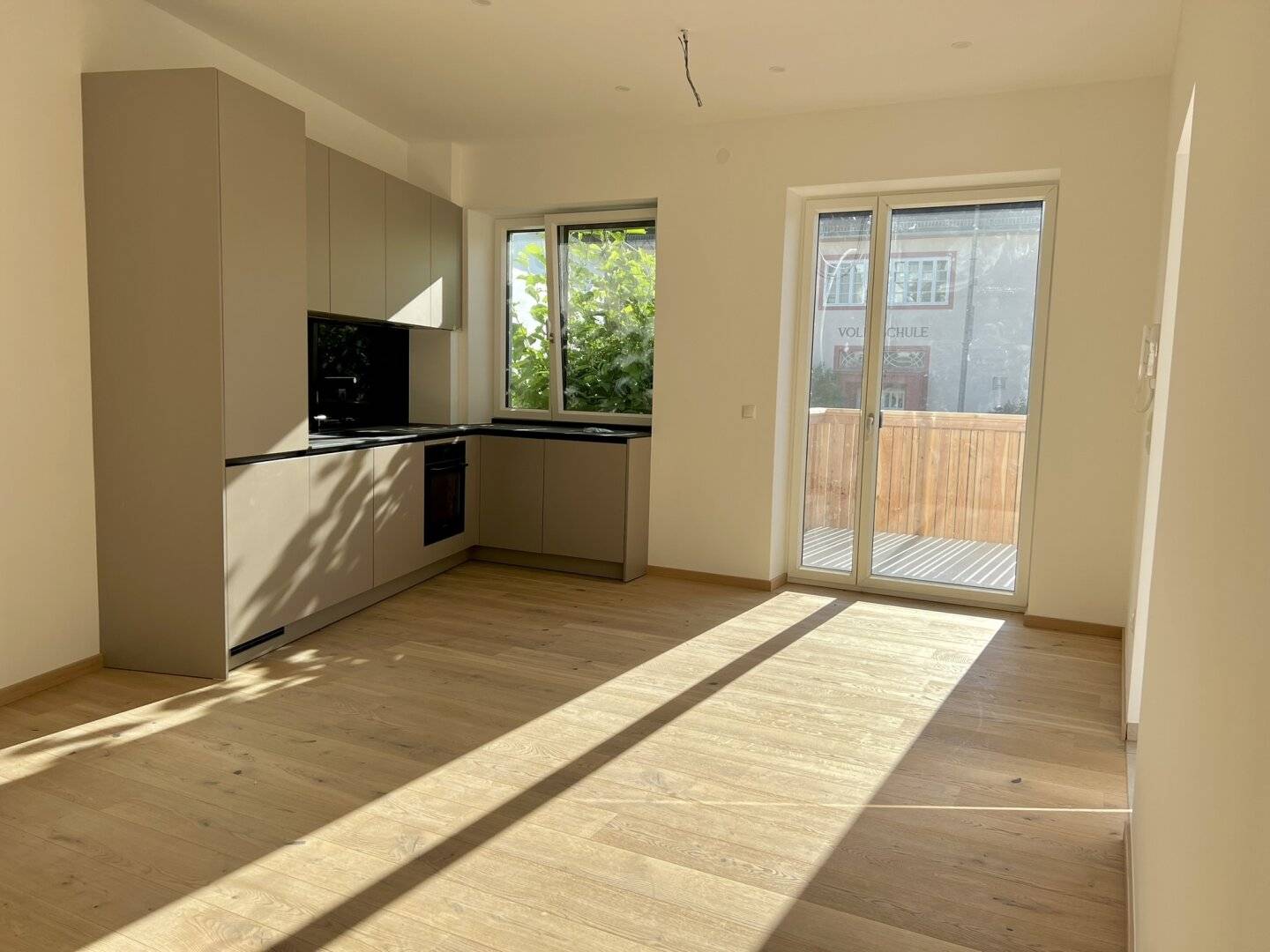 Sonnige 2-Zimmer-Wohnung mit Freifläche – Ihr neues Zuhause im Ortszentrum