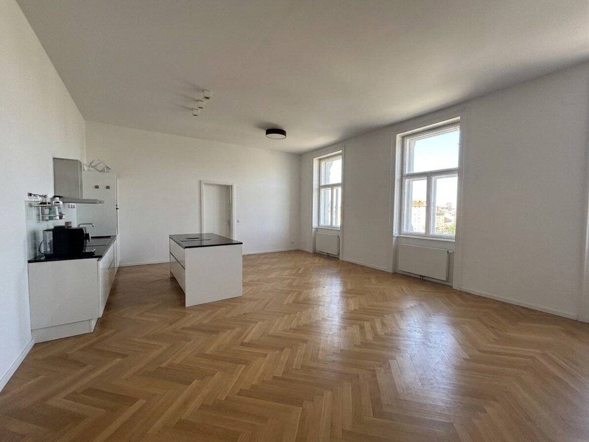 1010! Ab November 2026! Wunderschöne 3-Zimmer Altbauwohnung mit Fernblick am Schottenring!