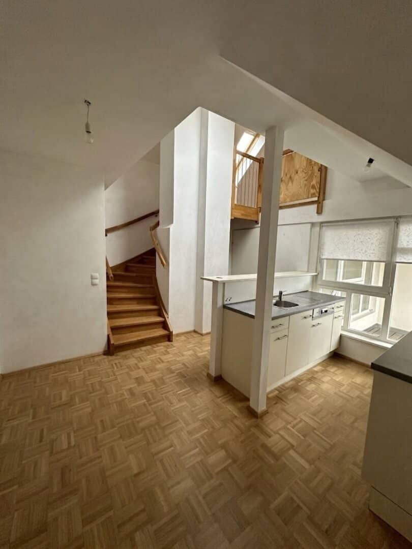 Helle 2-Zimmerwohnung mit Galerie in zentraler Lage