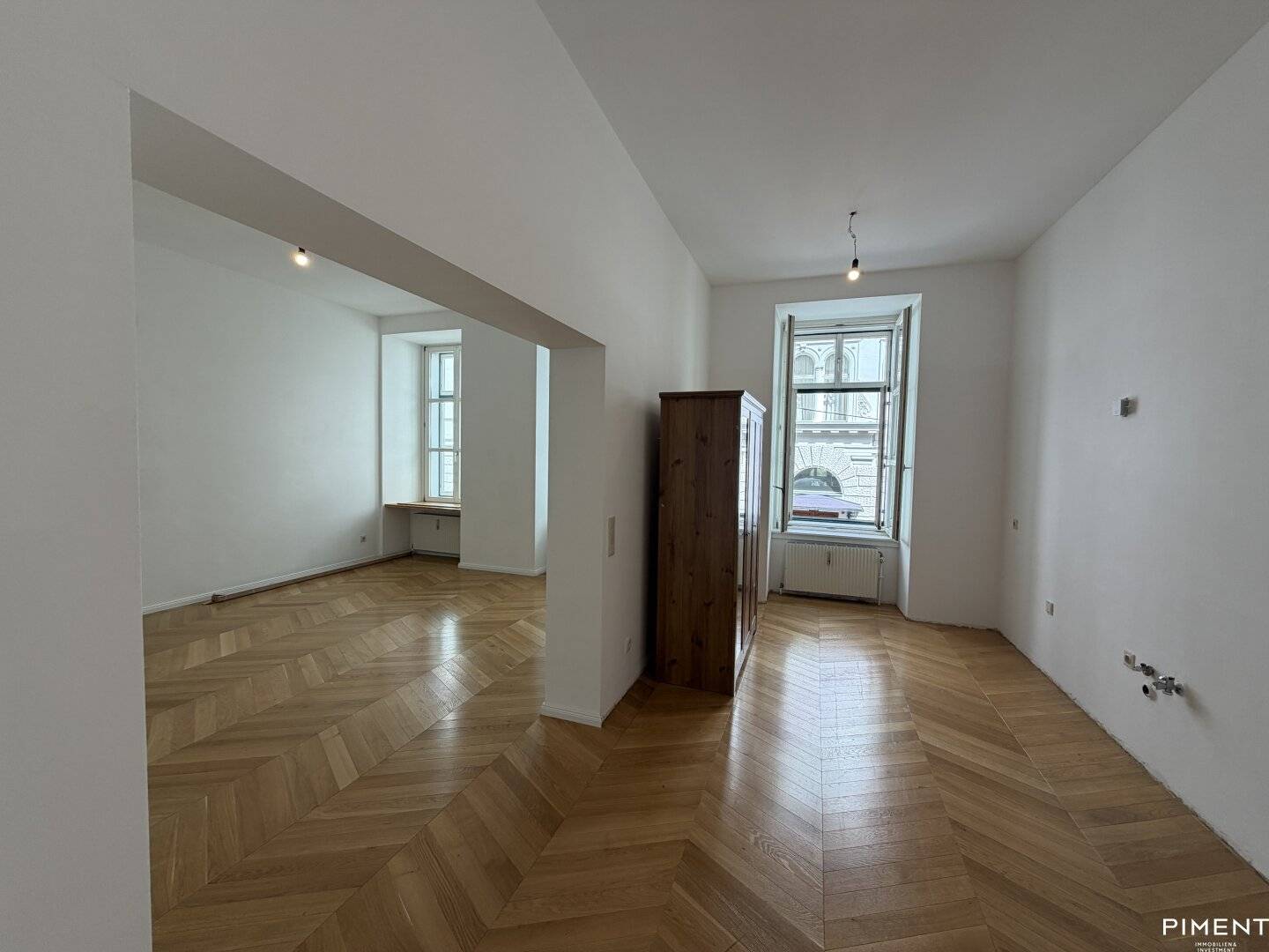 GROSSZÜGIGE 2-ZIMMER ALTBAU-WOHNUNG - IM 8. BEZIRK!
