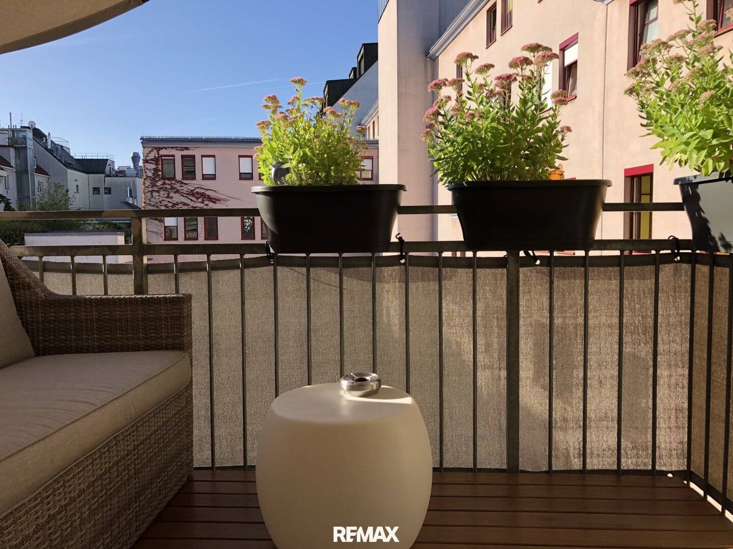 „Neubau Eigentum mit Balkon zum Innenhof in Wien“ Nähe BHF Meidling! Inklusive Garagenplatz und Lift! In begehrter Lage bei der Fußgängerzone Meidlinger Hauptstraße, ca. 31 m².