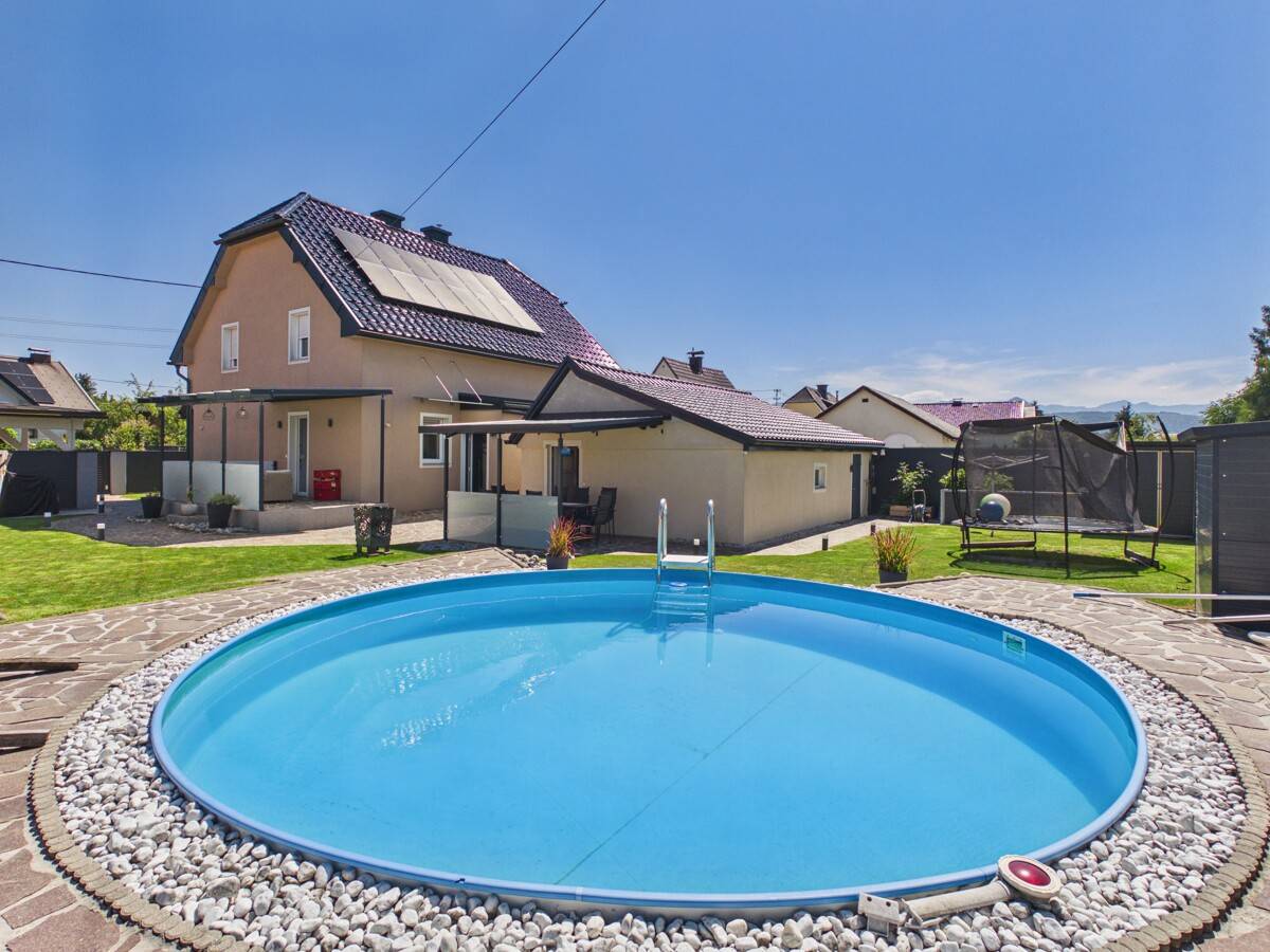 Renovated family apartment with pool and heat pump