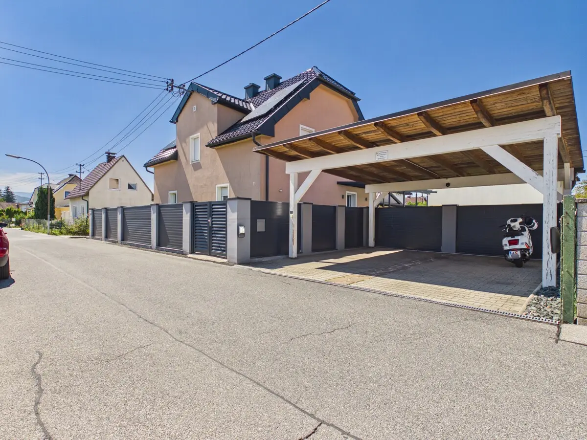 Renovated family apartment with pool and heat pump