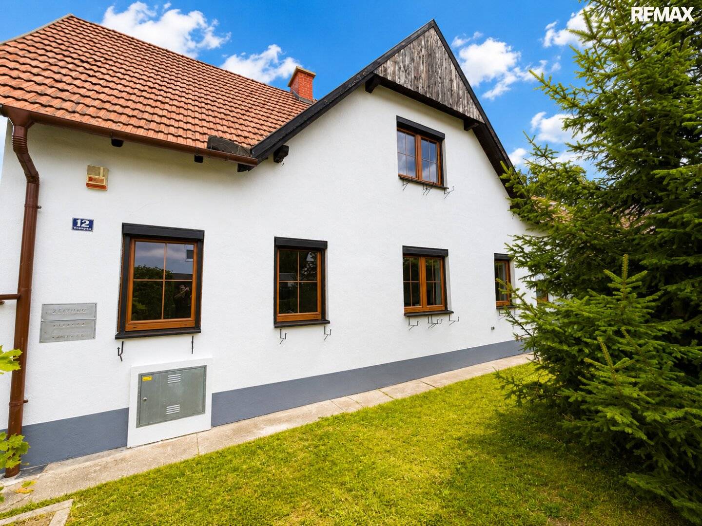 Charming single-family house in Felixdorf, 3 rooms, garden, garage
