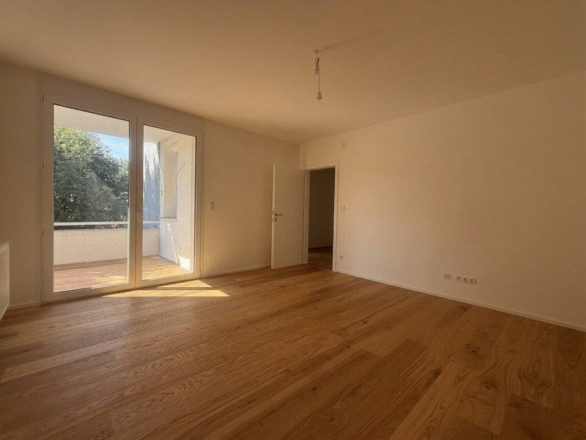 First occupancy after complete renovation, modern 2-room apartment with loggia in Andritz