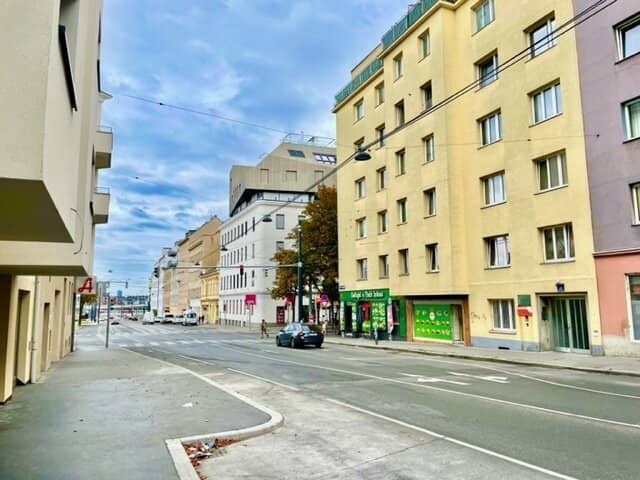 MIETWOHNUNG - Herrliche 3-Zimmer AltbauWohnung -SANIERT! - Nähe Quellenstraße-Hauptbahnhof!