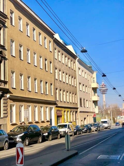 MIETWOHNUNG - Herrliche 3-Zimmer AltbauWohnung -SANIERT! - Nähe Quellenstraße-Hauptbahnhof!