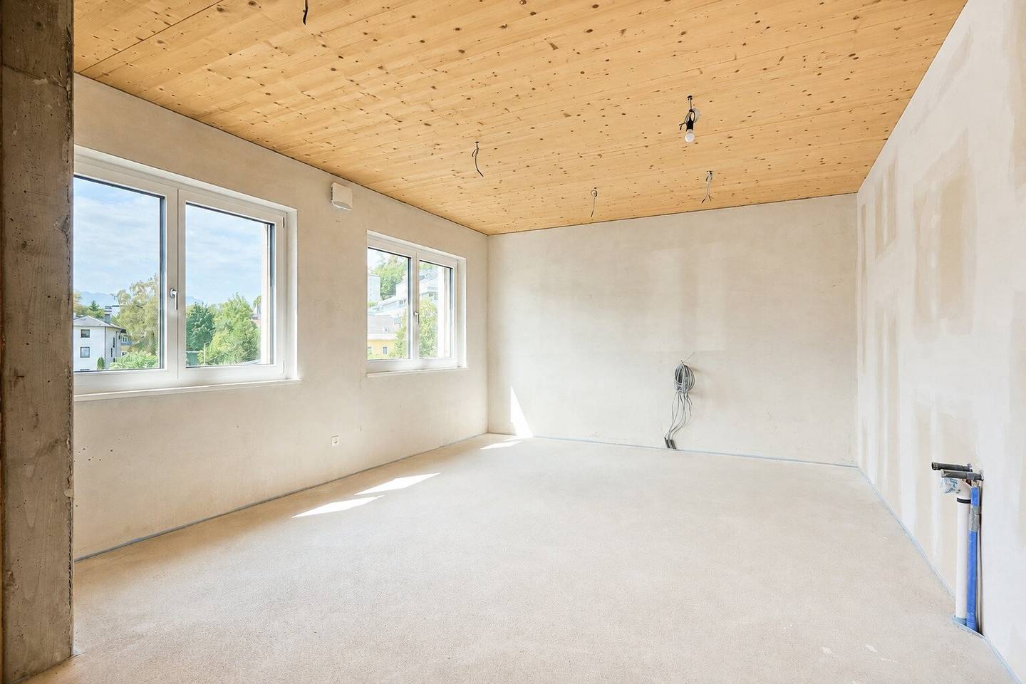 Paused - COMMISSION-FREE - Flexible attic apartment in timber construction with Traunstein view!
