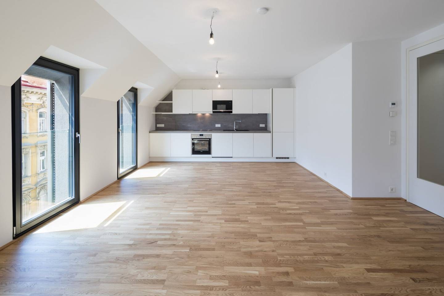 Traum-3-Zimmer-Wohnung mit kleiner Terrasse beim Kutschkermarkt