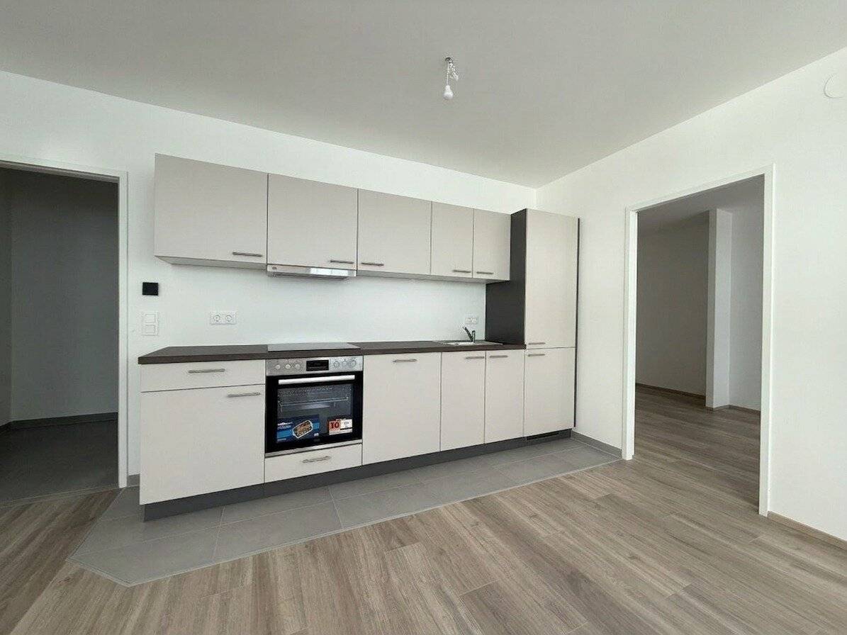 Ideal floor plan for shared flat: First occupancy in cooled 3-room apartment 50m next to U4/U6 Längenfeldgasse