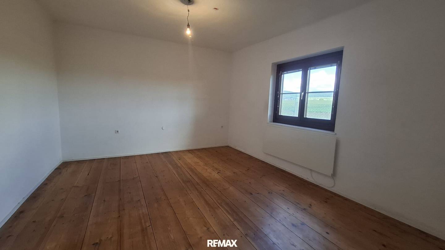 Unique real estate package: Two plots and condominium