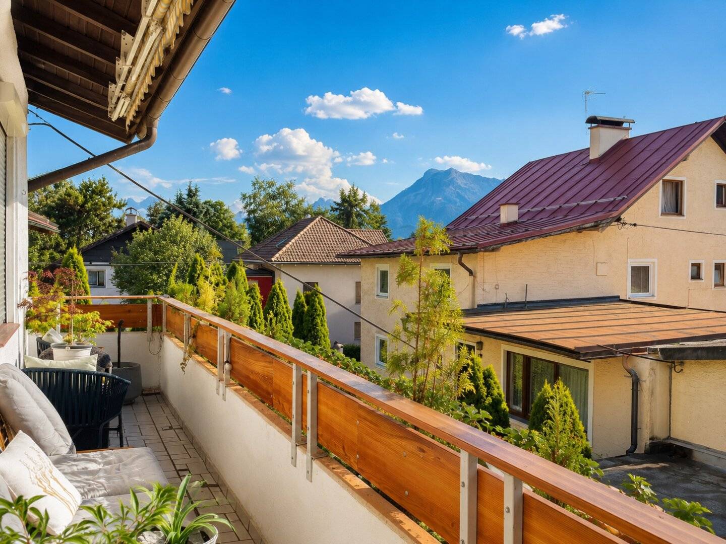 Stilvolle 3 Zimmer Wohnung mit Bergblick und Parkplatz