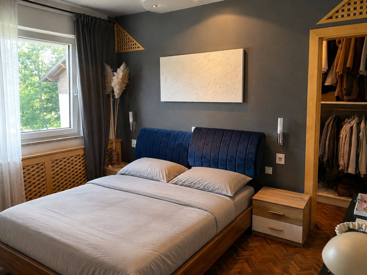 Stilvolle 3 Zimmer Wohnung mit Bergblick und Parkplatz