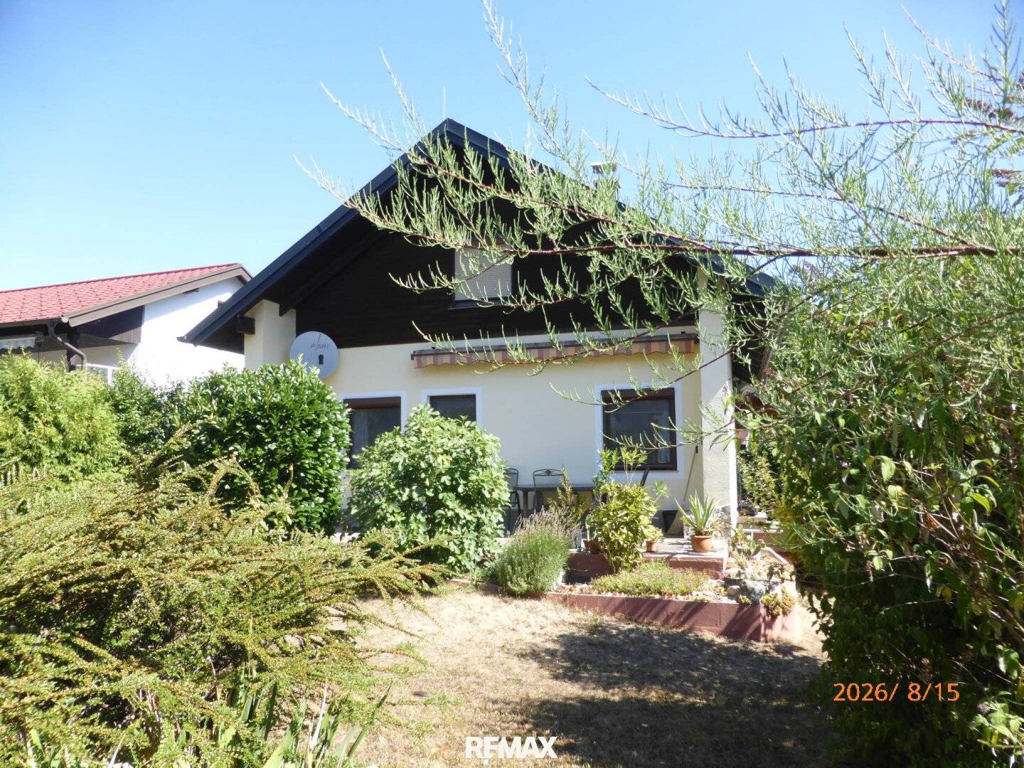 Living where others go on vacation - Single-family house with sunny terrace