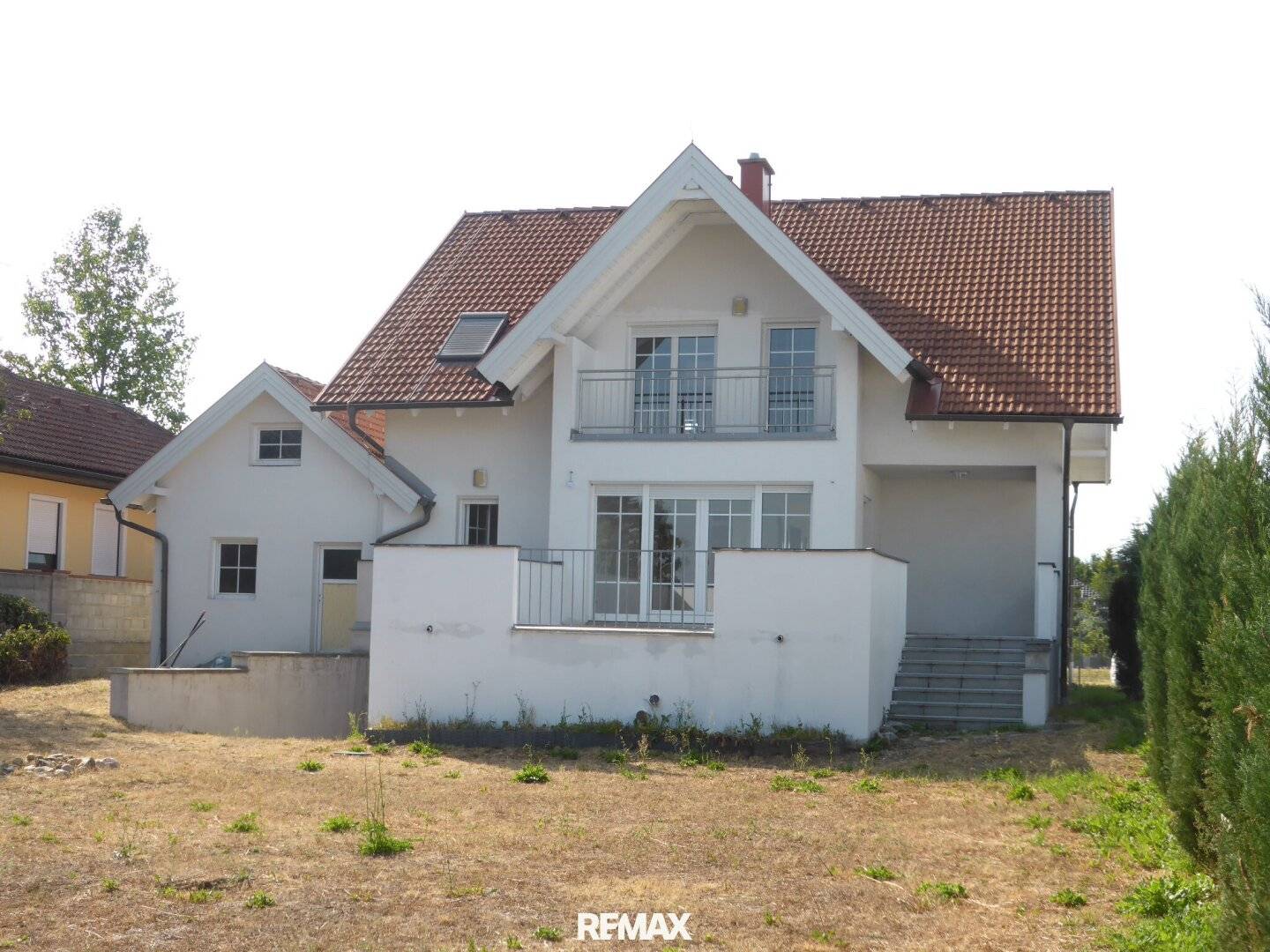 großes Einfamilienhaus mit gemütlicher Wohnatmosphäre, Wintergarten &amp; Gartenbereich zur Vermietung