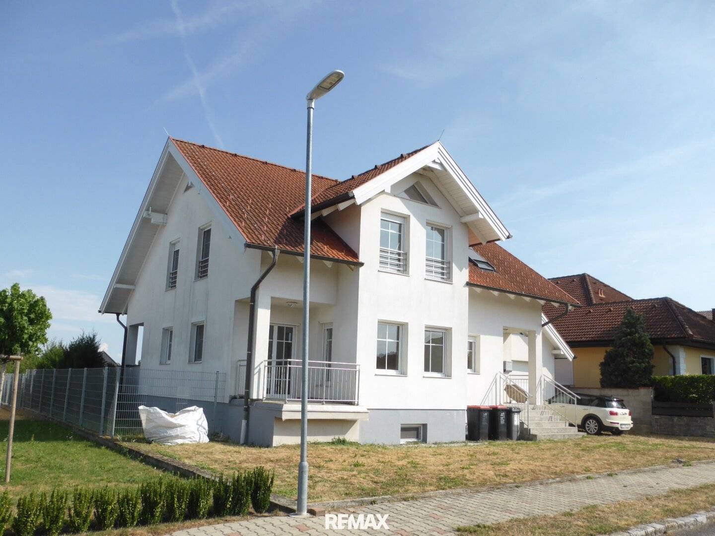 großes Einfamilienhaus mit gemütlicher Wohnatmosphäre, Wintergarten &amp; Gartenbereich zur Vermietung