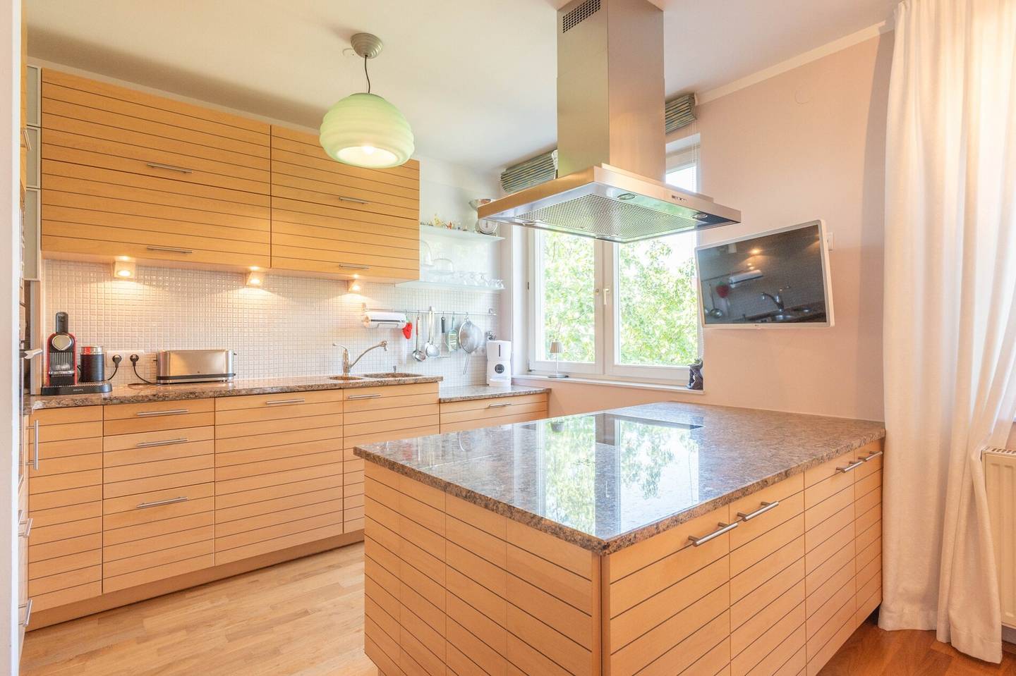 Maisonettewohnung mit Sauna und Dachterrasse in grüner Lage