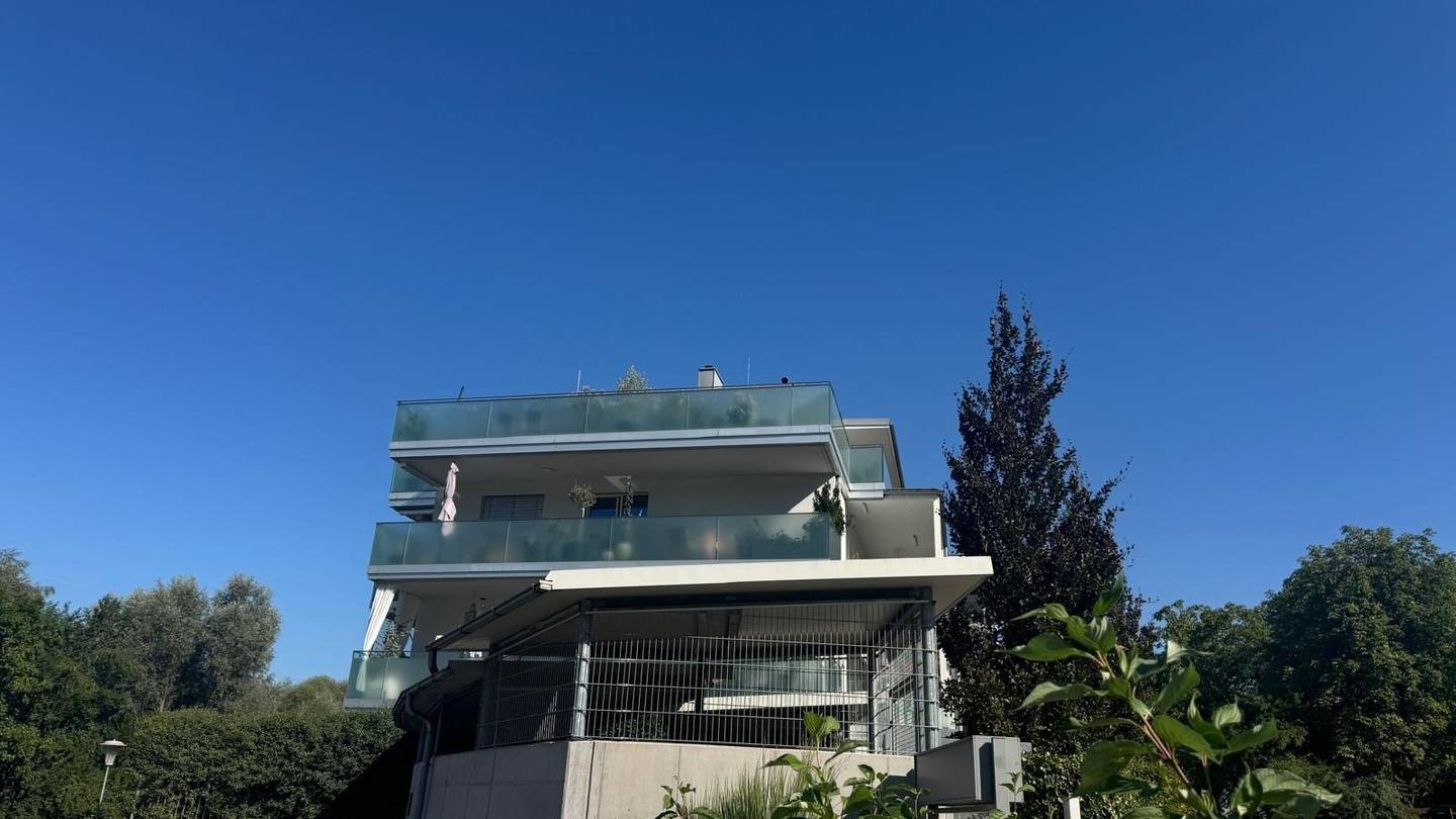 Modern living near the lake – stylish 3-room apartment with 2 balconies in Plesching
