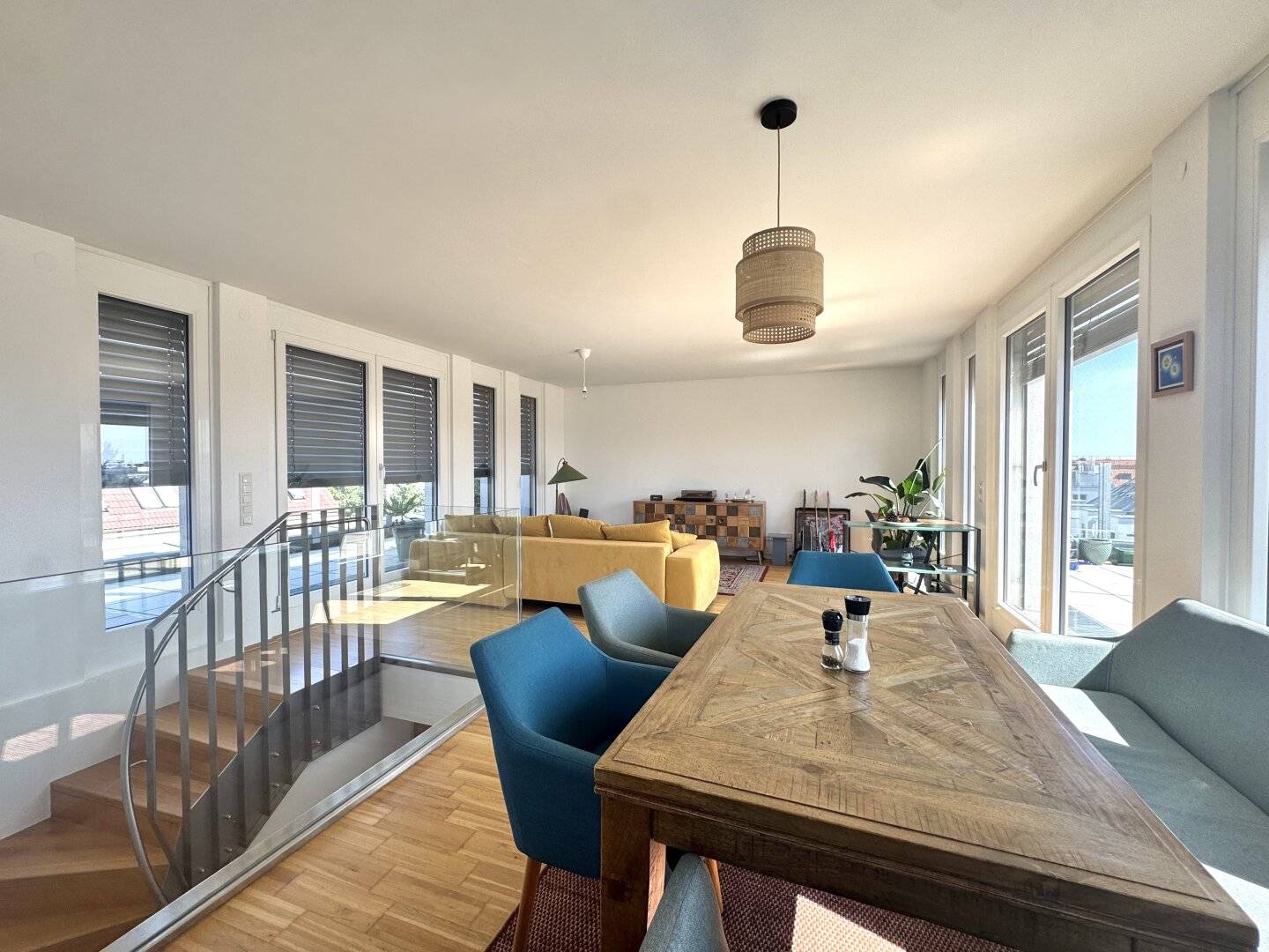 Penthouse nahe U1 Kagraner Platz - Maisonette Wohnung mit traumhafter Terrassenfläche - inkl. Klimaanlage