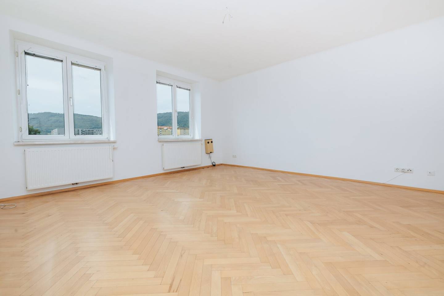 BALKON I CARPORT I LIFT I TOP PREIS I 3. OG I SANIERT I HAUPTBAHNHOF I PARKETBODEN I WOHNUNG MIT FERNBLICK I PROJEKT WOHNEN I